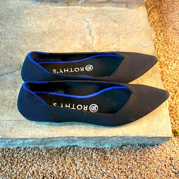 🤩Rothy’s The Point🤩 - Picture 2 of 8